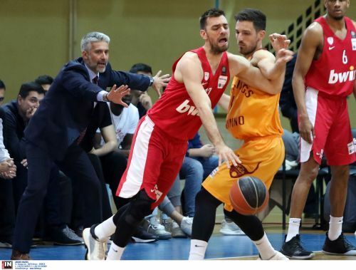 Μάντζαρης