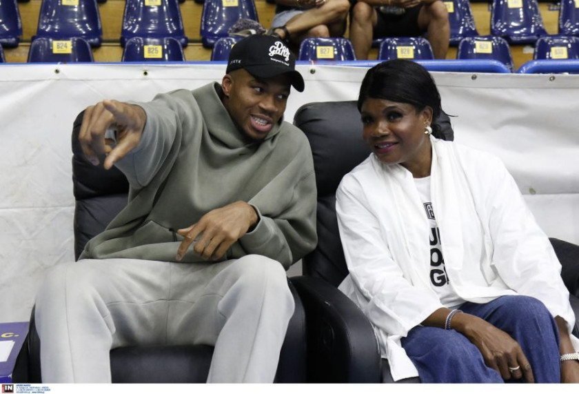 Giannis_-_Mom_36691.jpg