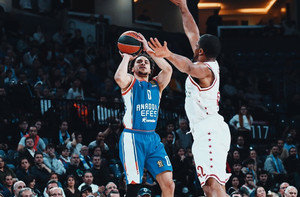 Ζωντανή για playoffs η Εφές, 89-69 τη Μιλάνο (vid)