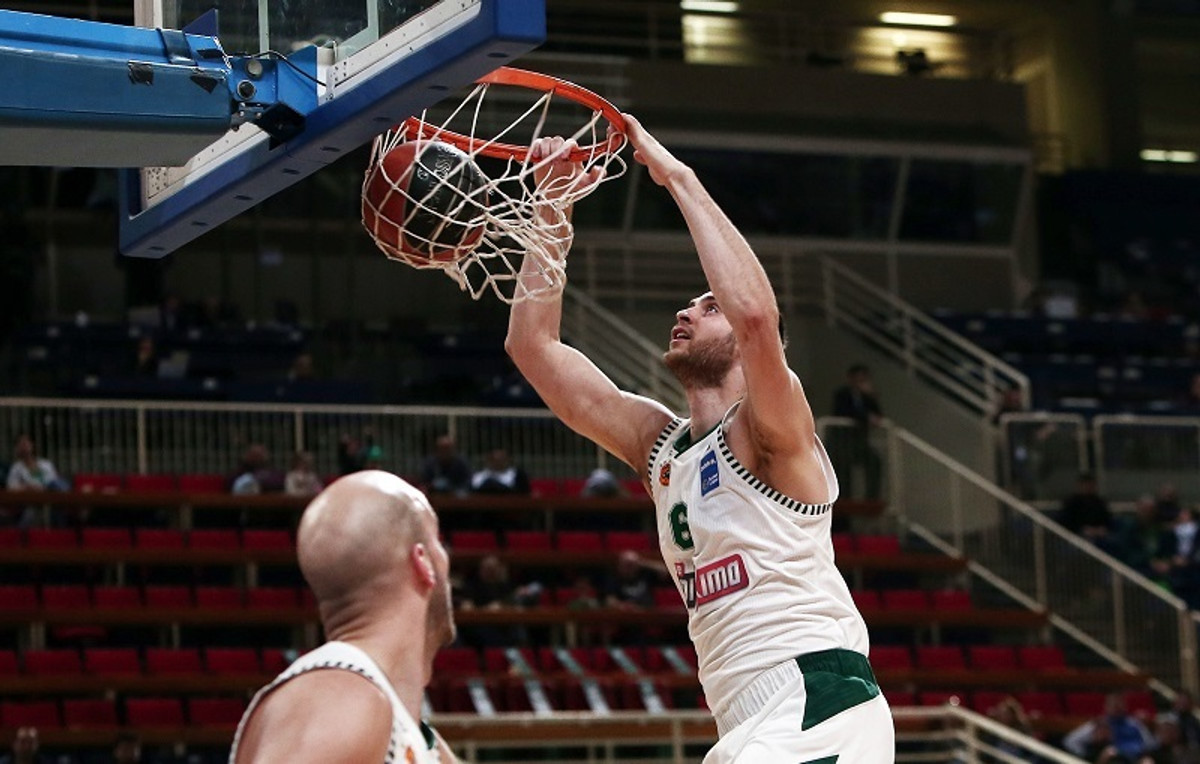 Euroleague: Παπαγιάννης... dunk machine! (videos)