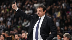 Αταμάν: &quot;Παίξαμε σπουδαία άμυνα, ο Μπέικον έβαζε καλάθια πάνω από τα χέρια μας&quot;