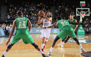 Η Εφές 93-88 την Νταρουσάφακα, έφτασε στις... περσινές της νίκες από τώρα!