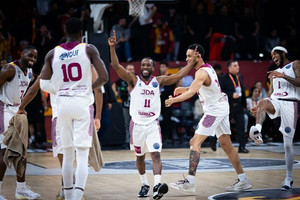 Απίθανη ανατροπή Ντιζόν από το -25 για το 96-93 επί της Γαλατάσαραϊ (video)