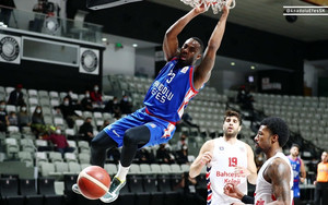 19-0 η Εφές στην Τουρκία, νίκη για Μακάμπι, ήττες-σοκ για Αρμάνι, Ζαλγκίρις και Μπάγερν!