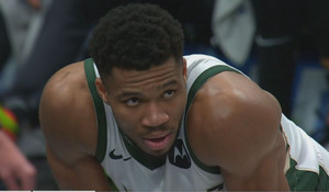 NBA Top-10: Με ασίστ Αντετοκούνμπο και σούπερ καρφώματα (video)