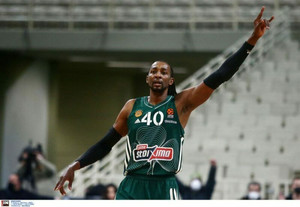 Το κάρφωμα του Τζέρεμι Έβανς στο No 1 του Top-10 της Euroleague (vid)