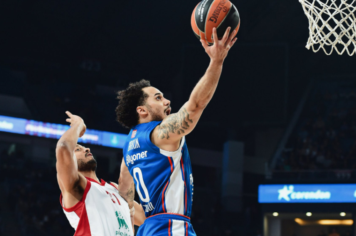 Εφές-Αρμάνι 79-73: Με 30-7 στο 3ο δεκάλεπτο στο ντεμπούτο του Μιγιάτοβιτς! (vid)