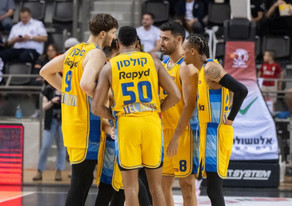 Μακάμπι: Εφτασε Βελιγράδι, αμφίβολος Μπόλντγουιν- Αναμονή για τον αριθμό των φιλάθλων της στο γήπεδο
