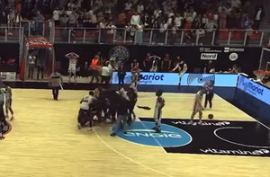LNB Pro B: Η σειρά Λιλ-Ορλεάν κρίθηκε σε επικό buzzer! - Πρόκριση και η Μπουλαζάκ του Τολιόπουλου (vids)
