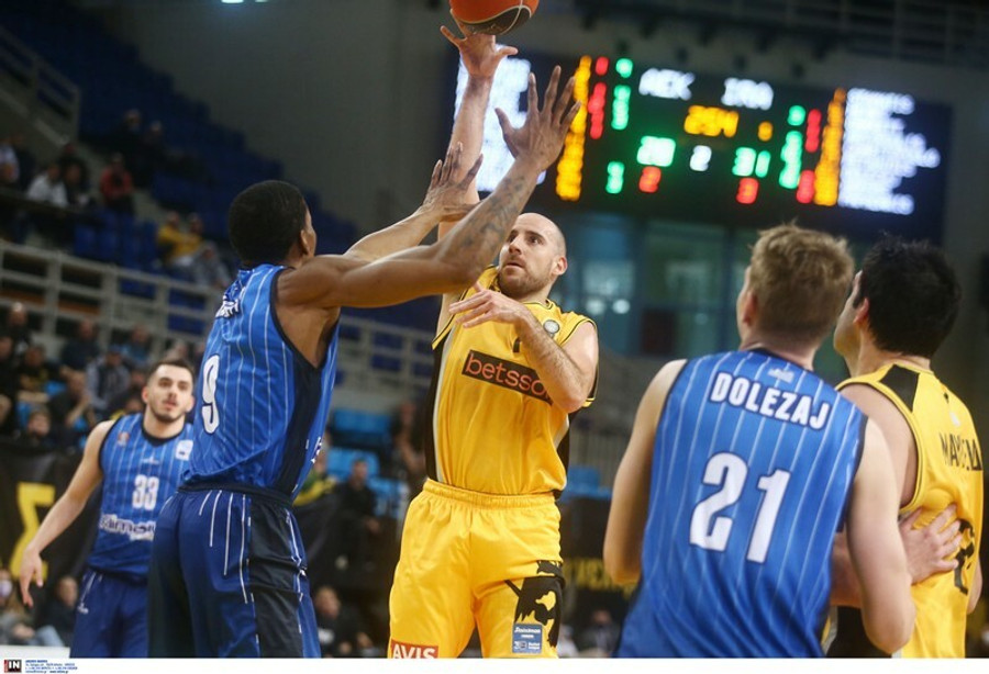 ΑΕΚ-Ηρακλής 80-74: Φουλ για τετράδα με ασυγκράτητο Κολόμ (gallery & vids)