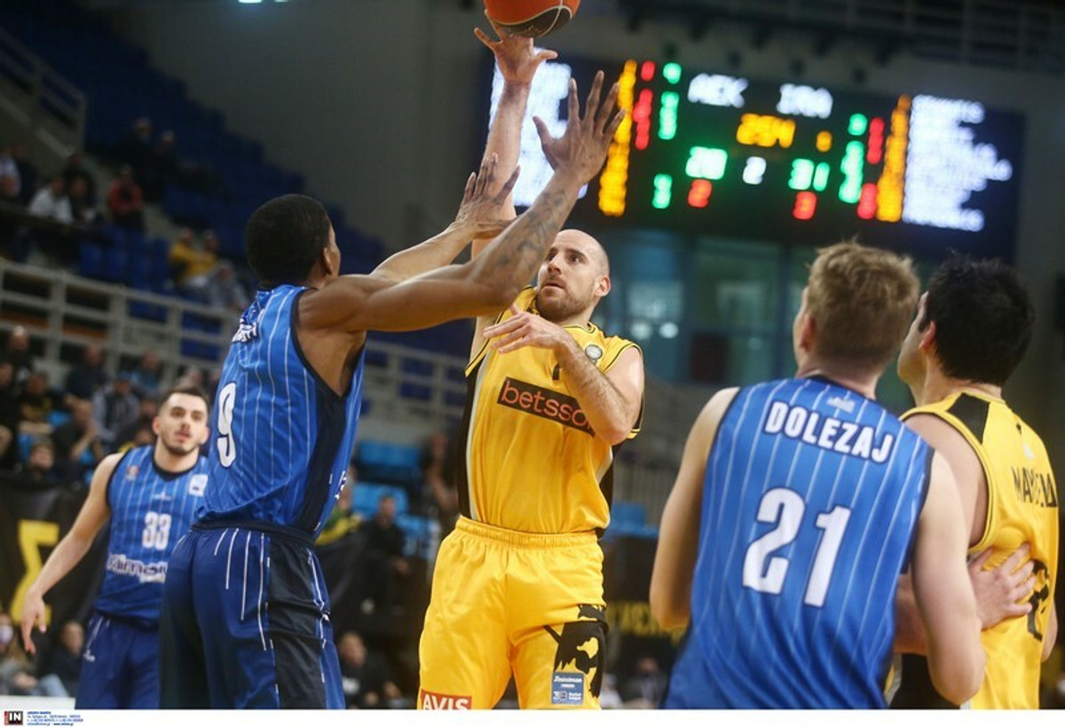 ΑΕΚ-Ηρακλής 80-74: Φουλ για τετράδα με ασυγκράτητο Κολόμ (gallery &amp; vids)