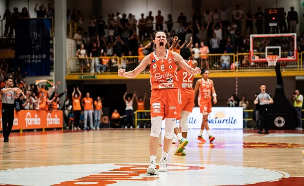 Απίθανη ανατροπή και 2-0 προς τον τίτλο στην Ιταλία η Φαμίλα Σκίο του Δικαιουλάκου (video)