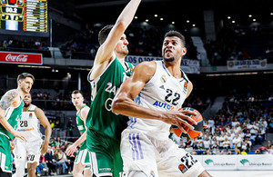 &quot;Πάρτι&quot; και κορυφή η Ρεάλ, 96-69 τη Ζαλγκίρις (vid)