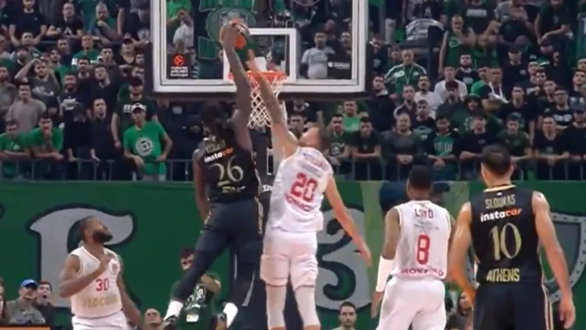 Euroleague Top-10: Στην κορυφή το απίθανο κάρφωμα του Λεσόρ (video)