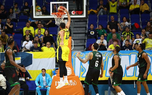 Εύκολα η Φενέρμπαχτσε, 83-75 την Νταρουσάφακα