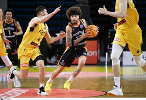 Στους &quot;8&quot; του BCL με τρομερό Χέιλ ο Προμηθέας, 79-67 την ΑΕΚ στα Άνω Λιόσια (vids &amp; gallery)