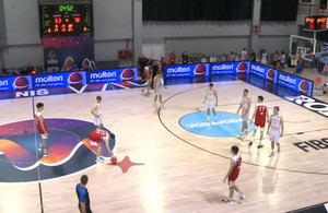 Τραγικές καταστάσεις στο EuroBasket U18 και... πασούλες στο Πολωνία-Τουρκία! (vid)