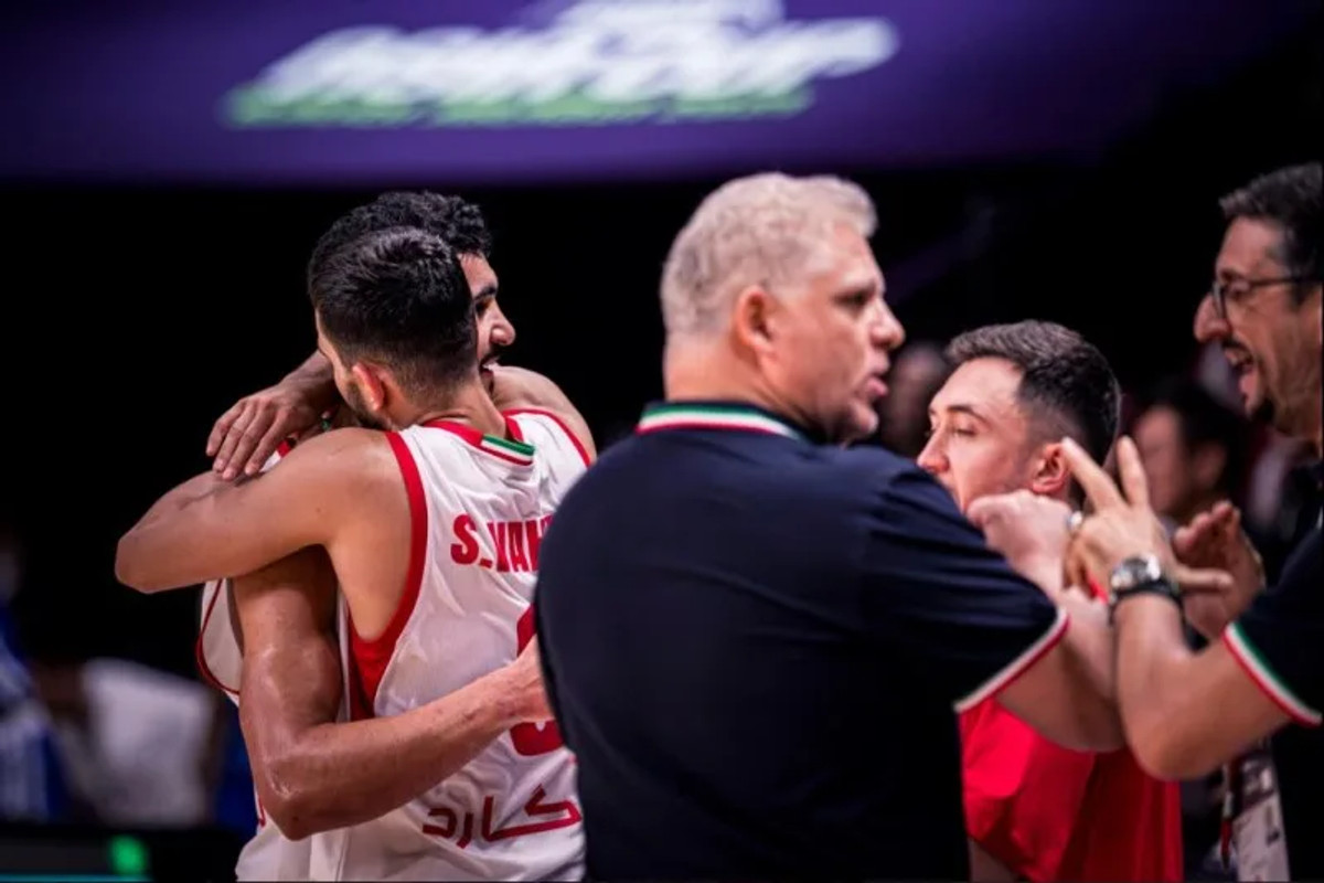 Με ανατροπή από το -21 στα ημιτελικά του AsiaCup το Ιράν του Σωτήρη Μανωλόπουλου