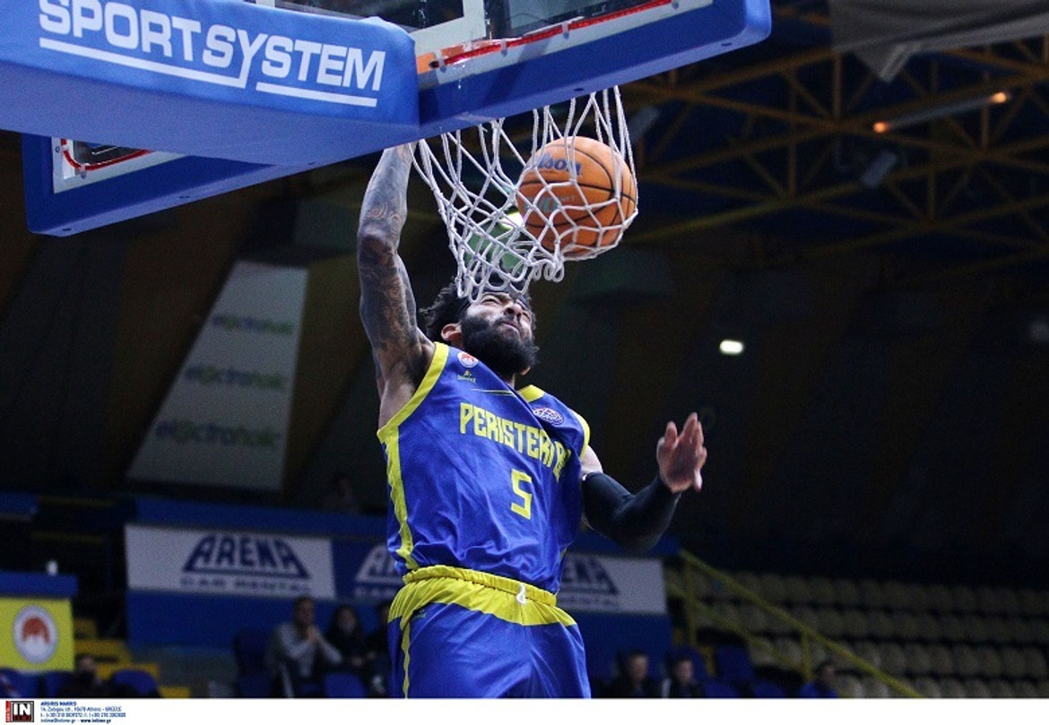 Έμεινε &quot;ζωντανό&#039; το Περιστέρι 81-74 τη Ρίτας