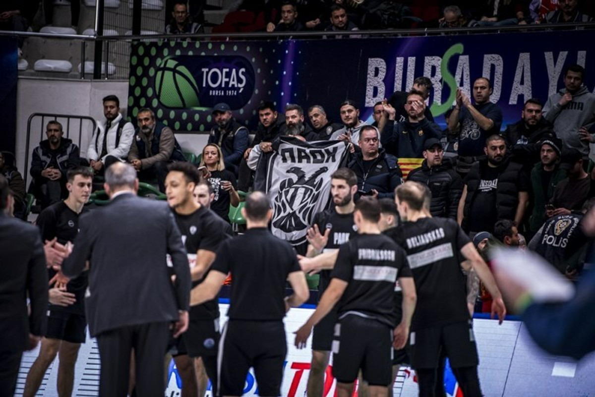 Τόφας-ΠΑΟΚ: Προβάδισμα 10 πόντων ο ΠΑΟΚ στη Γ&#039; περίοδο (video)