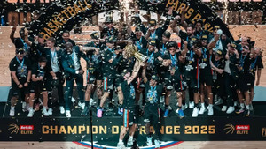 Η απονομή στην Παρί - Στην μπανιέρα ο MVP Σορτς και ο Σπλίτερ! (vids)