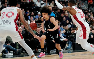 Εύκολα το 1-0 στους τελικούς η Παρί, 77-64 την Μπουργκ