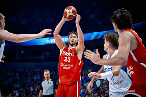 Άνετα το 4/4 με MVP τον Σενγκούν η Τουρκία, 84-64 την Εσθονία (vids)