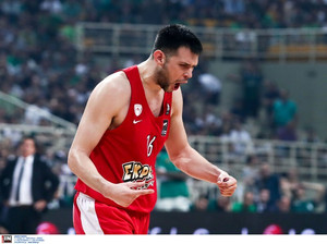 Έσπασε έδρα και αήττητο ο Ολυμπιακός, 75-65 τον Παναθηναϊκό