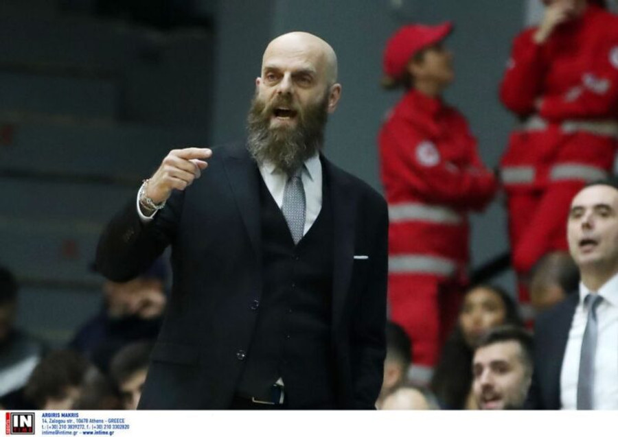 Καντσελιέρι: "Σημαντική νίκη, δεν ξέρω τι έγινε στο τέλος" - Τι είπε ο Ρέινολντς (vids)