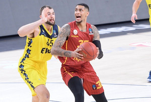Eurocup: Νέο ρεσιτάλ Ζακ Όγκουστ με τη Γαλατάσαραϊ (vid &amp;pics)