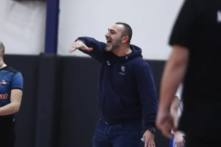 Ιωνικός Νίκαιας: Συνεχίζει με Καραχάλιο στον πάγκο (pic)