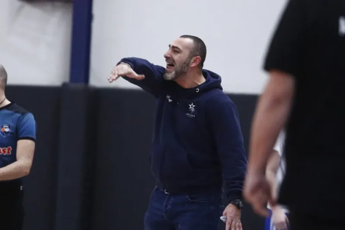 Ιωνικός Νίκαιας: Συνεχίζει με Καραχάλιο στον πάγκο (pic)