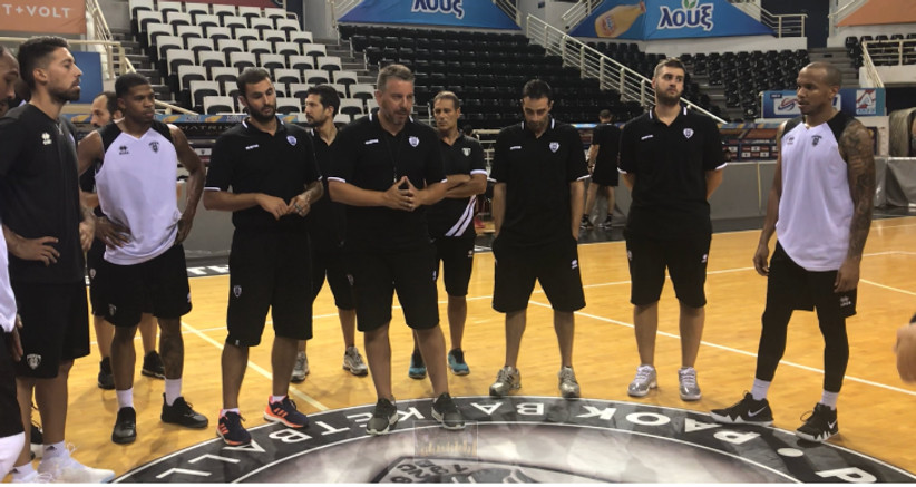 Για πρώτη φορά πλήρης και με παίκτη... παραπάνω ο ΠΑΟΚ!