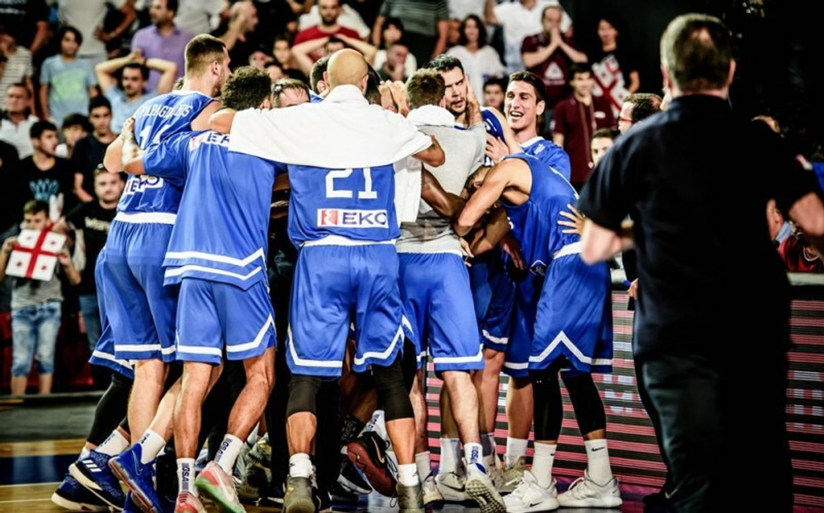 Απολαύστε υπεύθυνα: Το buzzer beater του Παπανικολάου (video)