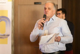 Ντάκουρης κατά ΕΟΚ: Να βγει από το καταφύγιό της!