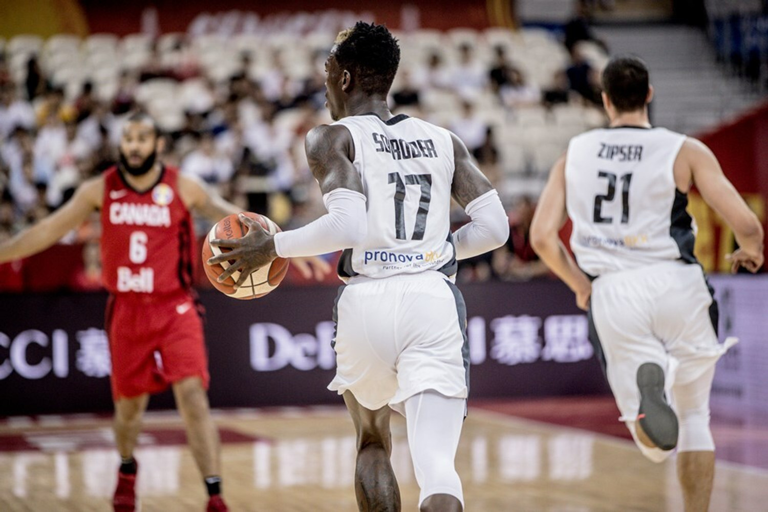 Το χαμένο triple-double του Σρέντερ, οι 31 του Φουρνιέ και η ιστορική 30άρα του Μιλς (vids)