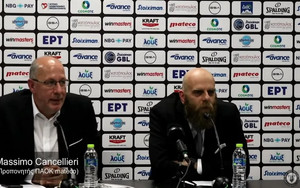 &quot;Επίθεση&quot; αγάπης από Μπάρτλεϊ σε Καντσελιέρι (vid)