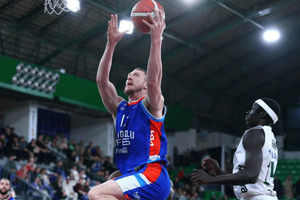 Περίπατος για την Εφές μετά το ΟΑΚΑ, 83-67 στην έδρα της Νταρουσάφακα (vid)