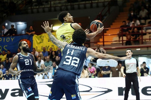 Λαύριο-Κολοσσός 79-76: Προχωράει αήττητο με Καστανέδα!