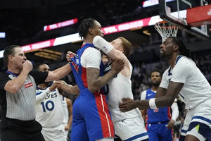 NBA: Οι ποινές για τη σύρραξη στο παιχνίδι Τίμπεργουλβς-Πίστονς