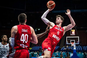 &quot;Κεραυνοί&quot; Χεζόνια για τη διαιτησία του EuroBasket: &quot;Είναι άθλια&quot;!