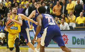 EuroLeague: Έβγαλε... λάθος τους διαιτητές του Μακάμπι - Ολυμπιακός!
