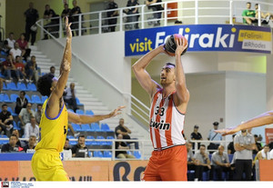 Περιστέρι bwin-Ολυμπιακός 64-84: Στον τελικό του Super Cup με εξαιρετικούς Μιλουτίνοβ-Γκος!