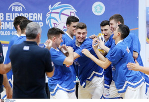 ΕΣΑΚΕ και ΠΣΑΚ έδωσαν συγχαρητήρια στην Εθνική Εφήβων