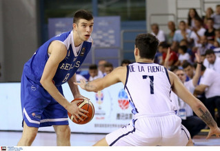 FIBA: &#039;&#039;Ο Ρογκαβόπουλος και ακόμα τέσσερα αστέρια που αξίζει να δεις στο U18 του Βόλου&#039;&#039;