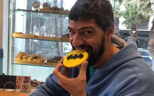 Νέο σόου Παπαδόπουλου : &quot;Για πρωινό τον Φώτση&quot; ! (pic)