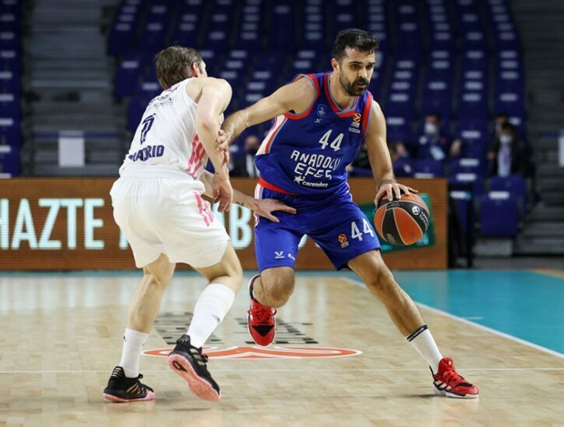 Euroleague: Η Εφές 108-83 στη Ρεάλ, πέρασαν ΤΣΣΚΑ και Μιλάνο!