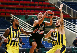 Νικ Καλάθης: Πέρασε 5ος στη σύγχρονη Euroleague στις ασίστ (video)