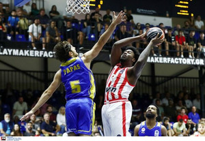 Ολυμπιακός-Περιστέρι: Η photo gallery του β’ ημιτελικού του Stoiximan Super Cup