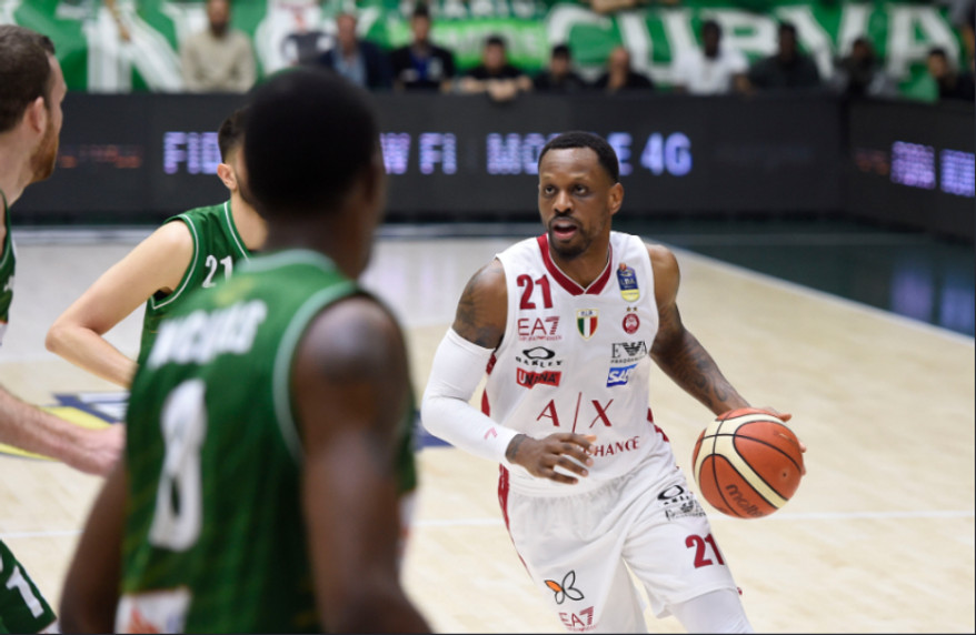 Ζωντανή η Αρμάνι 86-80 στο Αβελίνο και 2-2!
